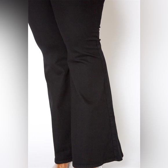 1X-5X Dani Black Flare Leg Jeans - Picture 6 of 8